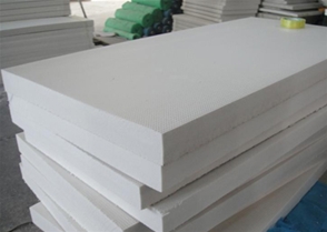 B1級擠塑板正在生產中